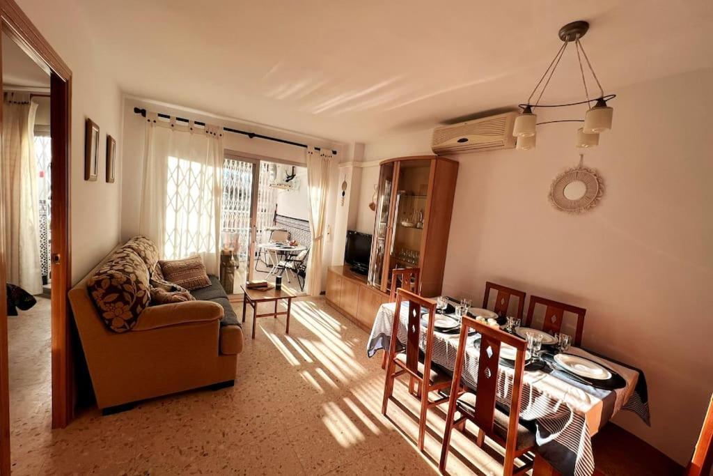 Azul 2 Bedroom Apartment In Salou Tarragona Buitenkant foto